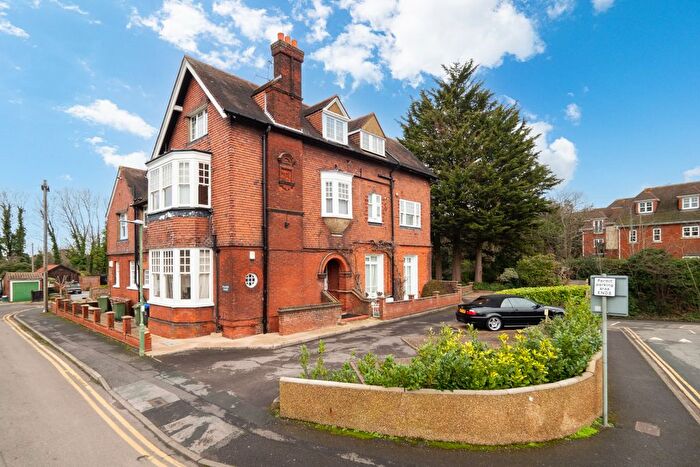 3 Bedroom Flat For Sale In Cheam, Sutton, SM2