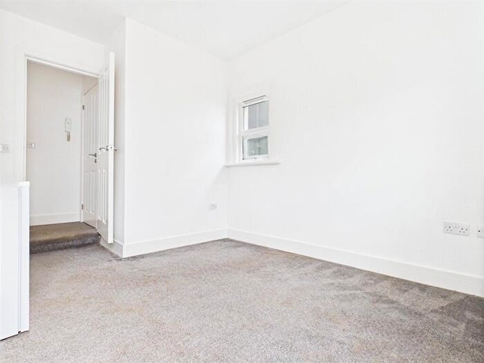 1 Bedroom Apartment To Rent In Rowlands Road, Worthing, West Sussex, BN11