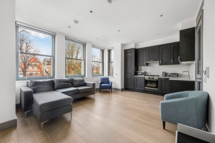 2 Bedroom Flat To Rent In Carlton Road, London, W5