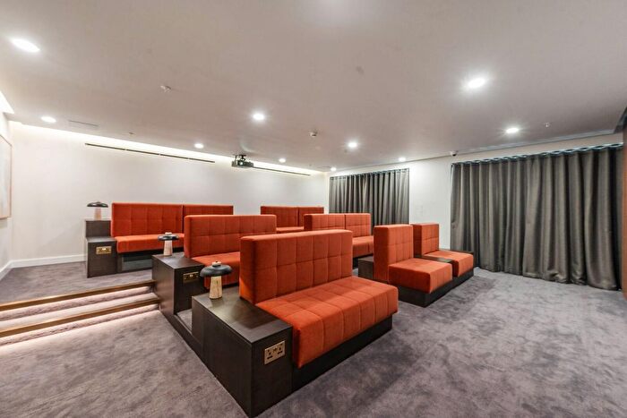 2 Bedroom Flat For Sale In The Exchange Watford, Watford, WD24