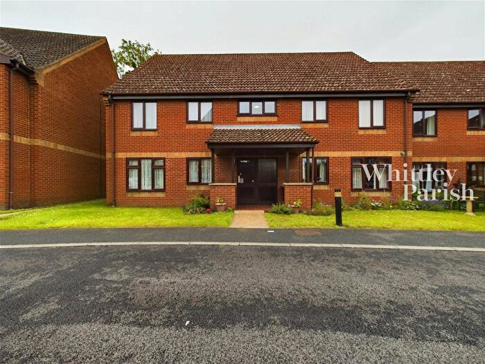 2 Bedroom Flat For Sale In Parkside Court, Diss, IP22
