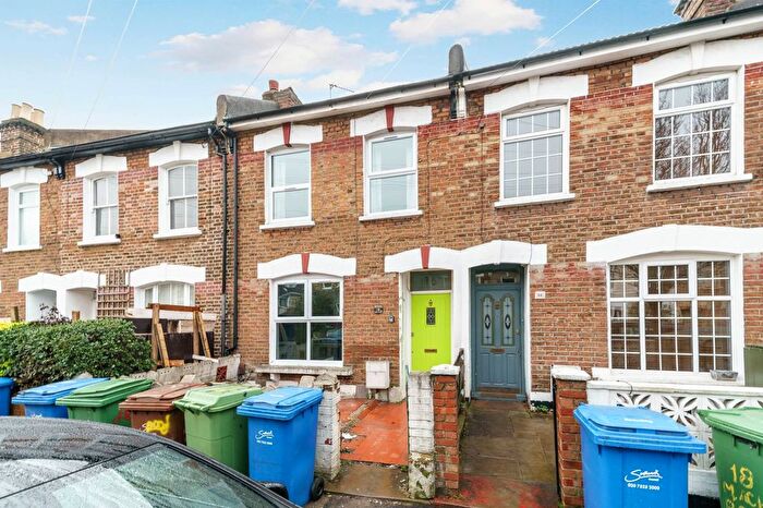5 Bedroom Property To Rent In Machell Road, Nunhead, London, SE15