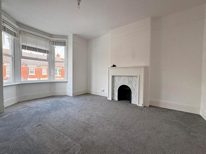 1 Bedroom Flat To Rent In Montague Road, Portsmouth, PO2