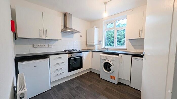 1 Bedroom Flat To Rent In B Central Parade, SE20