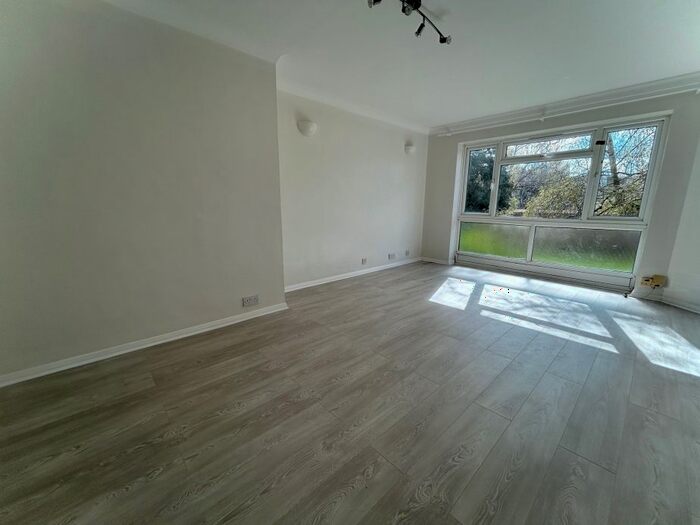 2 Bedroom Flat To Rent In Mulgrave Road, Sutton, SM2