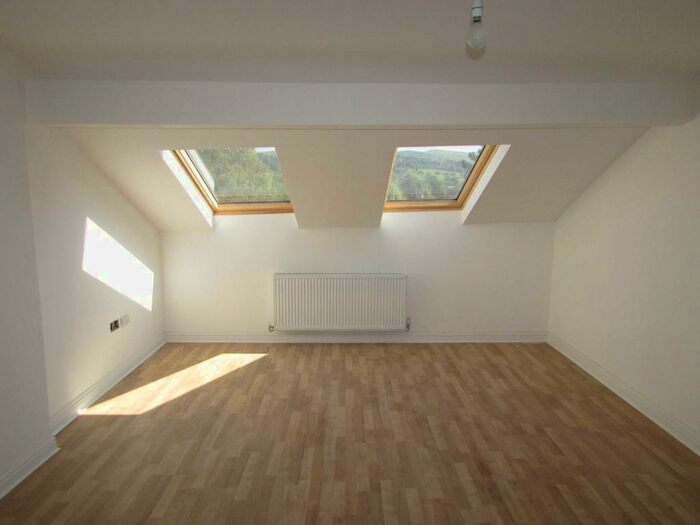 1 Bedroom Apartment To Rent In Market Street, Chapel-En-Le-Frith, High Peak, SK23