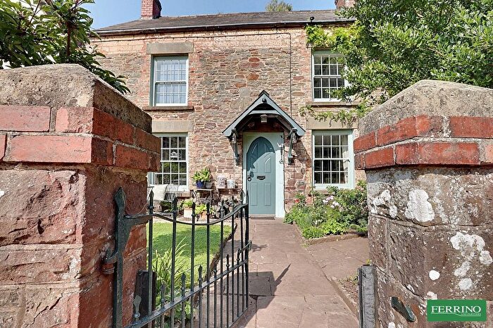 4 Bedroom Detached House For Sale In ( Beds And Beautiful Garden), Gatcombe, Blakeney, Gloucestershire., GL15