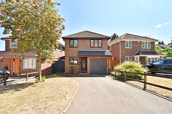 4 Bedroom Detached House For Sale In Westwick Place, Watford, WD25