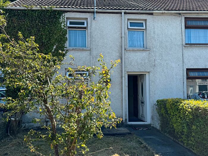3 Bedroom End Of Terrace House To Rent In Neath Road, Neath, SA11