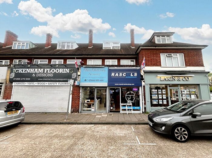 3 Bedroom Flat To Rent In Swakeleys Road, Ickenham, UB10