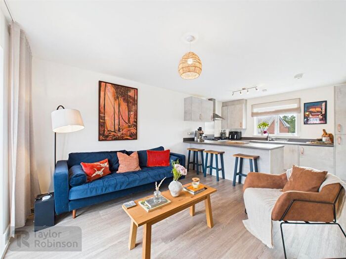 2 Bedroom Detached House To Rent In Dancy Road, Copthorne, Crawley, RH10