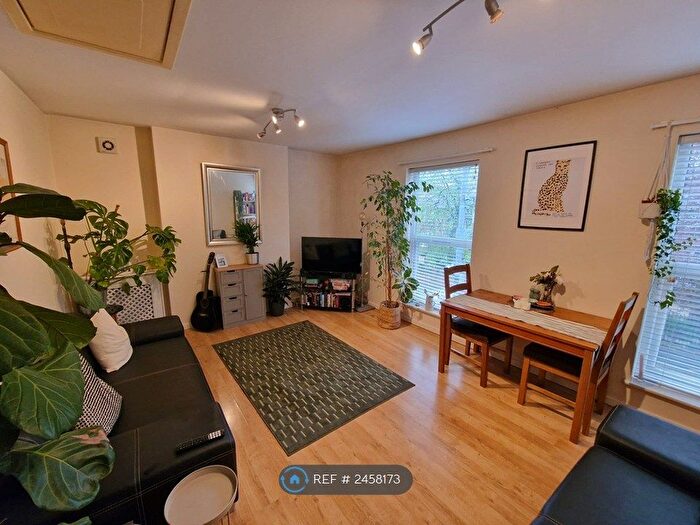 2 Bedroom Flat To Rent In Barlow Moor Road, Manchester, M20