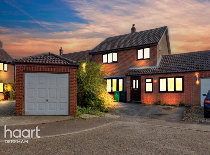 4 Bedroom Link Detached House For Sale In Keys Farm, Mattishall, NR20