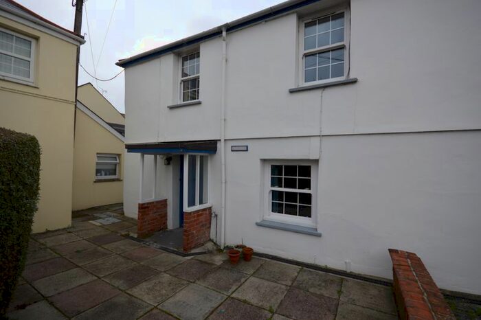 3 Bedroom Cottage To Rent In Trevemper, Newquay, TR8