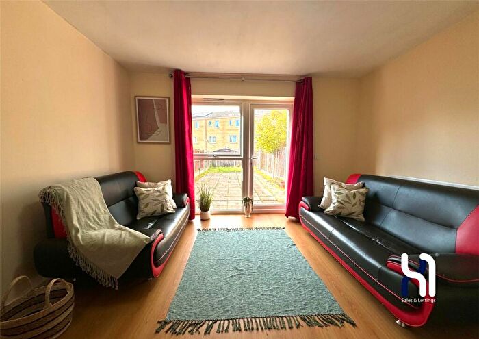 2 Bedroom Terraced House To Rent In Beckhampton Close, Manchester, M13