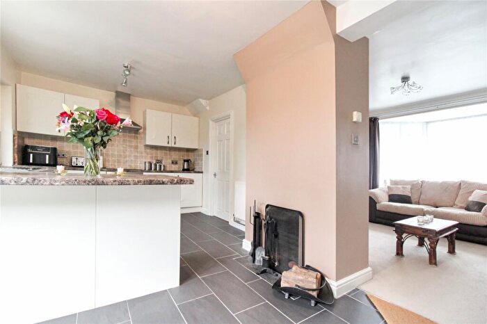 3 Bedroom Terraced House For Sale In Charlton Close, Penhill, Swindon, SN2