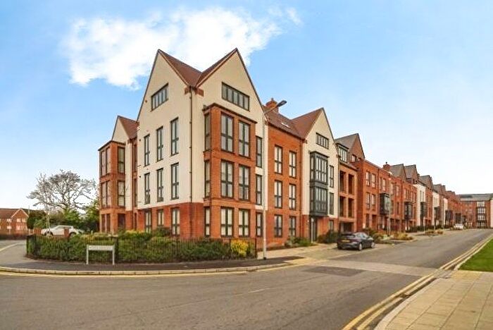 2 Bedroom Flat To Rent In Earle Crescent, Wokingham, RG40