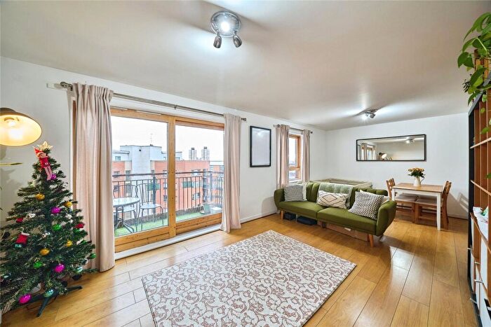 2 Bedroom Flat For Sale In Cam Road, London, E15