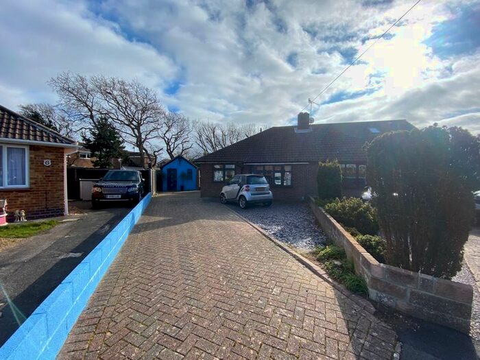 3 Bedroom Bungalow For Sale In Farm Edge Road, Stubbington, Fareham, PO14