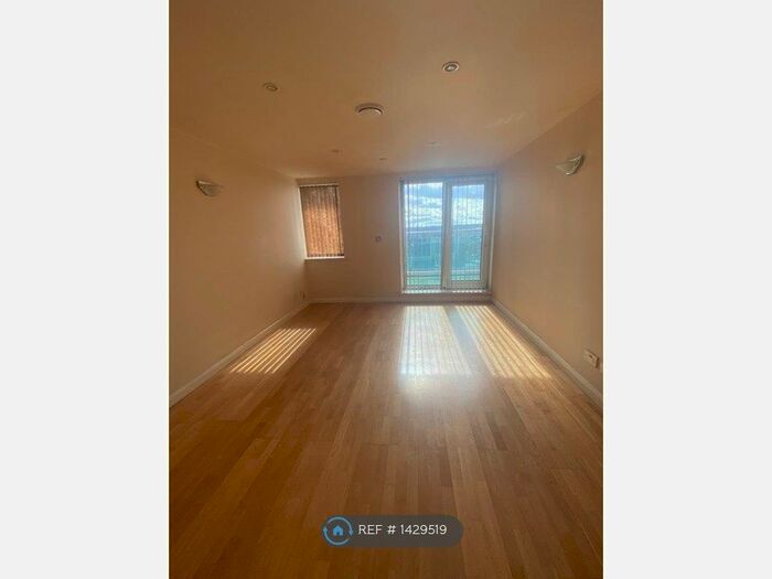 2 Bedroom Flat To Rent In Northampton House, Northampton, NN1