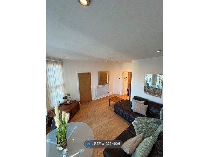 2 Bedroom Flat To Rent In Howard Drive, Liverpool, L19