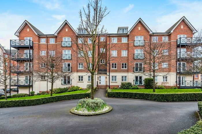 2 Bedroom Apartment To Rent In Viridian Square, Aylesbury, HP21