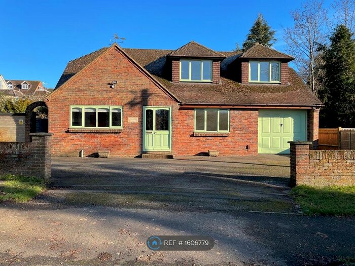 4 Bedroom Detached House To Rent In Seymour Court Road, Marlow, SL7