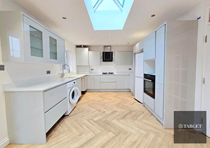 3 Bedroom Terraced House To Rent In Northfield Road, EN3