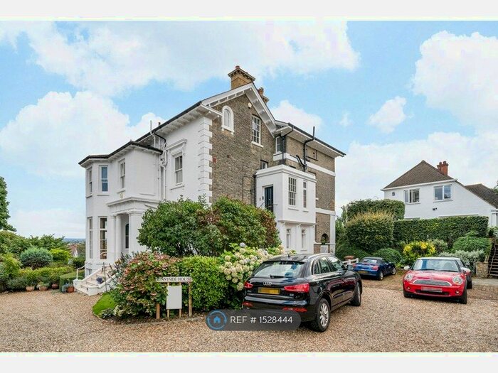 3 Bedroom Flat To Rent In Sunnyside, London, SW19