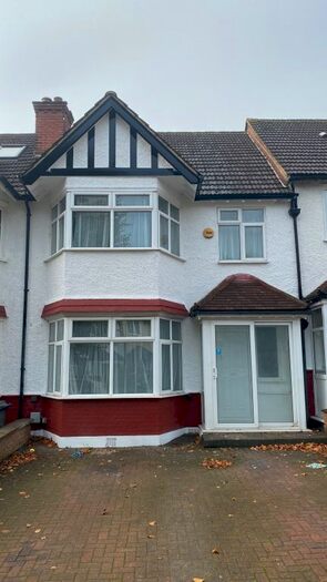 3 Bedroom Terraced House To Rent In Mayfield Avenue, North Finchley, London, N12