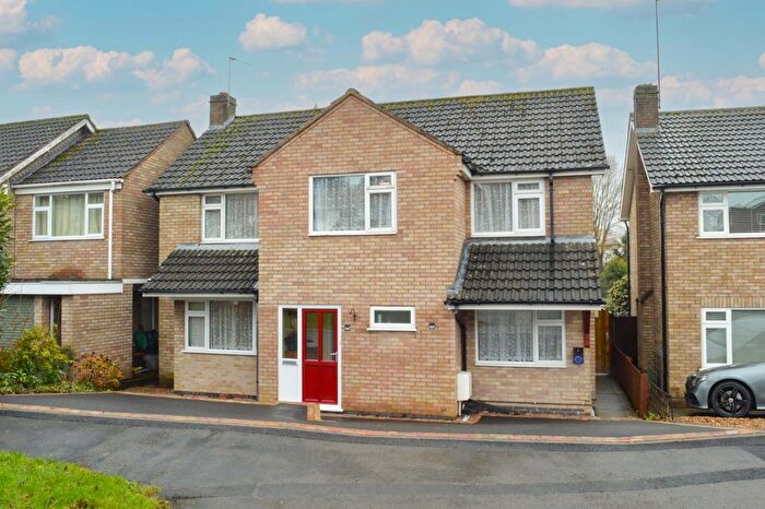 4 Bedroom Detached House For Sale In Beech Road, Oadby, Leicester, LE2