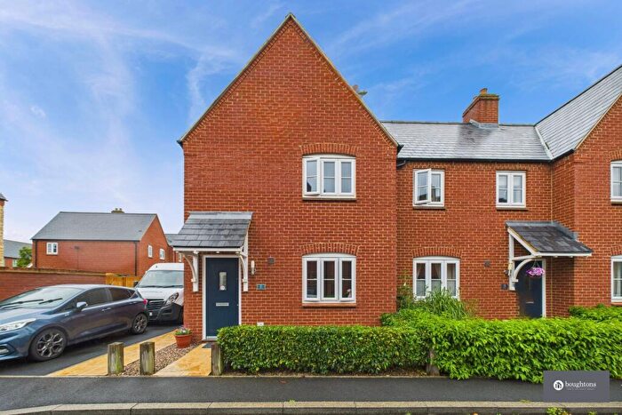 3 Bedroom End Of Terrace House For Sale In Calypso Lane, Brackley, NN13