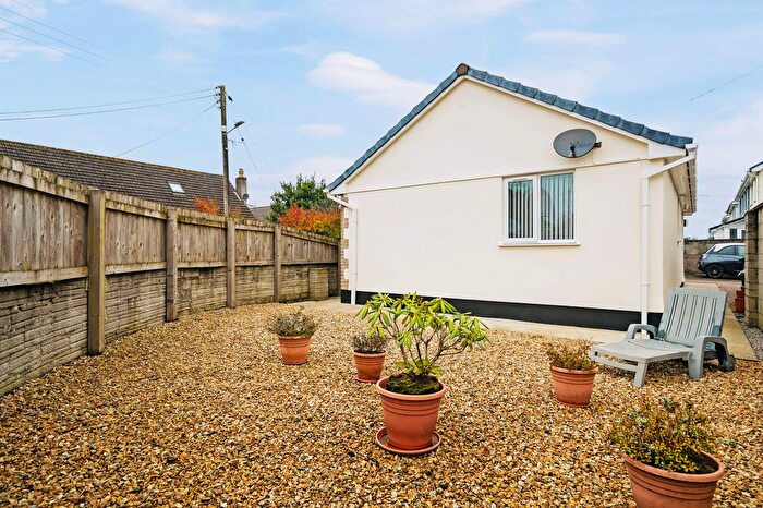 2 Bedroom Detached Bungalow For Sale In Pendrea Park, North Roskear, TR14
