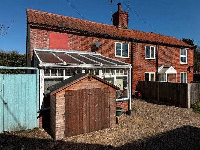 4 Bedroom Semi-Detached House For Sale In The Street, Brampton, Norwich, Norfolk, NR10