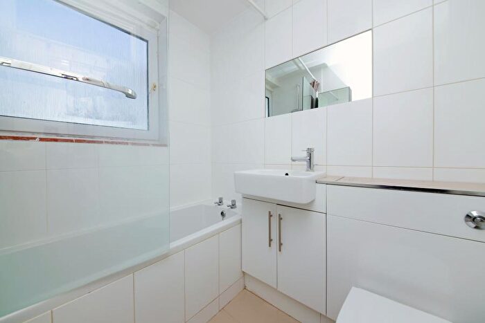 2 Bedroom Apartment To Rent In Dormans Close, HA6