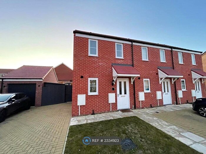 2 Bedroom End Of Terrace House To Rent In Howes Road, Bradwell, Great Yarmouth, NR31