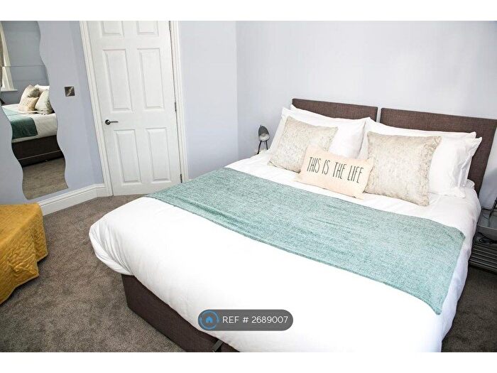 2 Bedroom Flat To Rent In South Cliff Avenue, Eastbourne, BN20