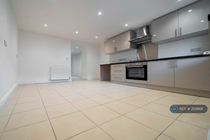 3 Bedroom Terraced House To Rent In Mottram Moor, Mottram, Hyde, SK14