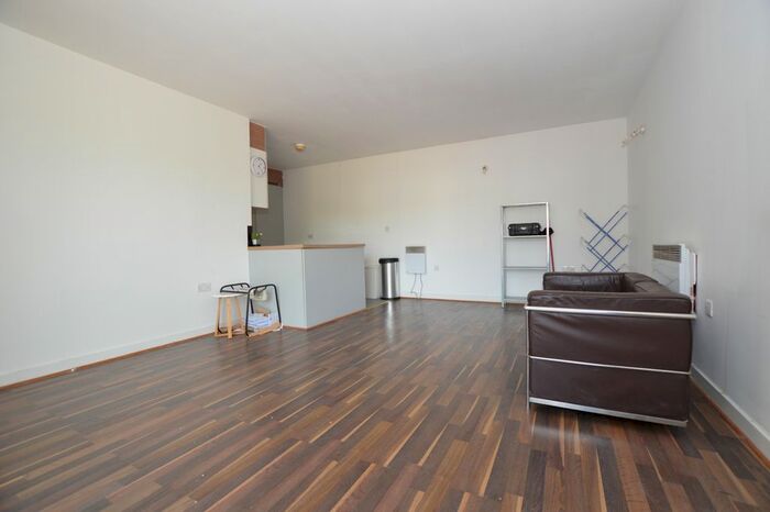 3 Bedroom Flat To Rent In Borland Road, London, SE15