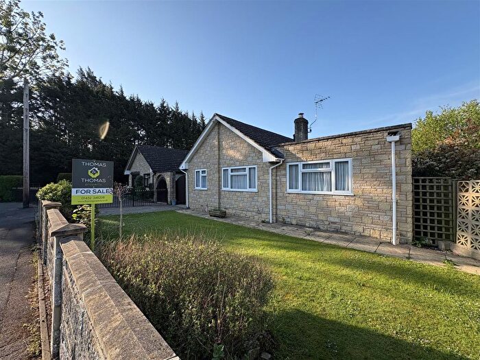 3 Bedroom Detached Bungalow For Sale In Watts Close, Hucclecote, GL3