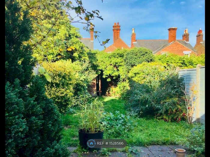 3 Bedroom Semi-Detached House To Rent In Gladstone Road, Colchester, CO1