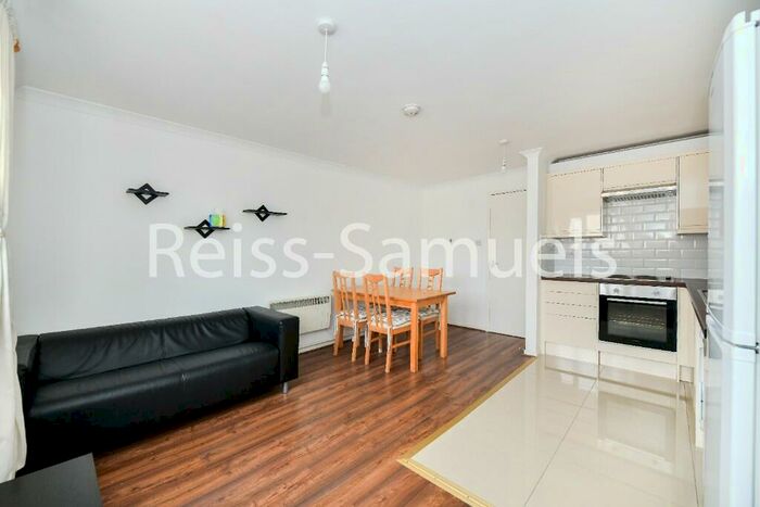 1 Bedroom Flat To Rent In Ambassador Square, London, E14