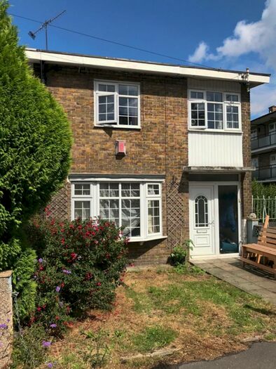 5 Bedroom End Of Terrace House To Rent In Rhodeswell Road, Poplar, London, E14