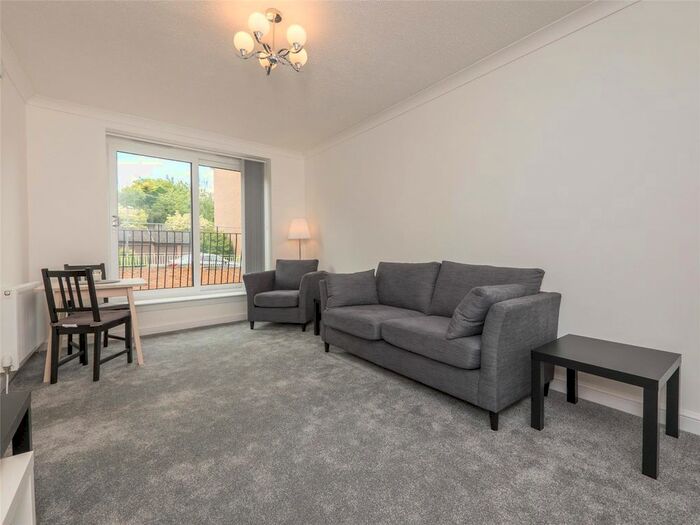 2 Bedroom Flat To Rent In East Parkside, Edinburgh, EH16