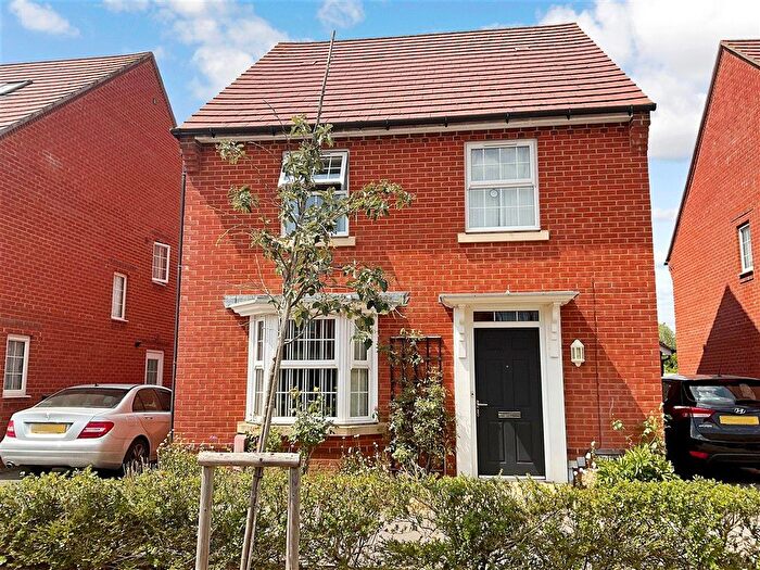 4 Bedroom Detached House For Sale In Poppy Way, Havant, Hampshire, PO9