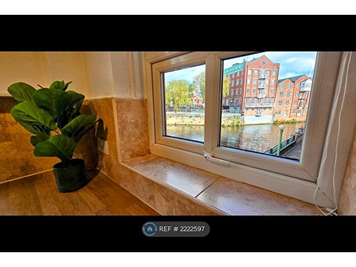 2 Bedroom Flat To Rent In Navigation Walk, Leeds, LS10