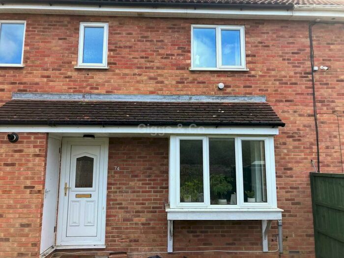 2 Bedroom Cluster House To Rent In Muntjac Close, St Neots, PE19