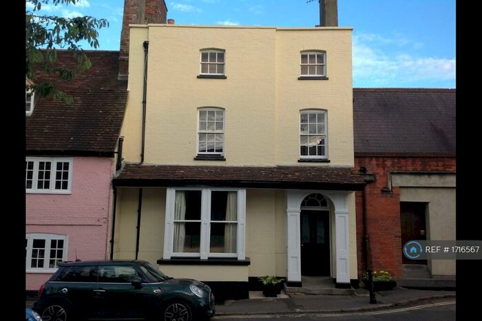 2 Bedroom Flat To Rent In The Green, Marlborough, SN8