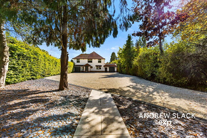 6 Bedroom Detached House For Sale In Beacon Hill Road, Newark, NG24