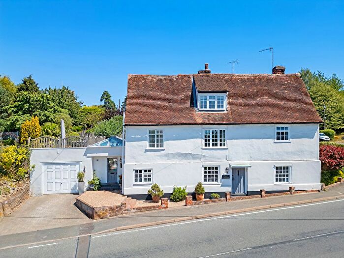 4 Bedroom Link Detached House For Sale In Coggeshall Road, Feering, CO5